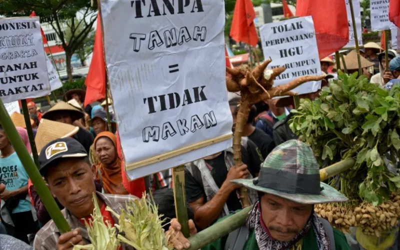 Pengunjuk Rasa Yang Tergabung Dalam Serikat Tani Nasional Membentangkan 160329145356 235